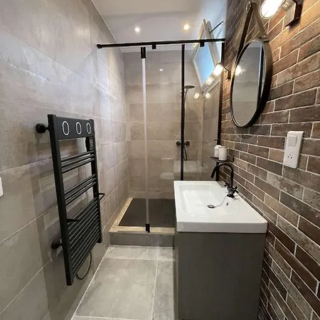 Appartement Magnifique T2 45m2 Neuf 5 Personnes Clim Wifi Stationnement Gratuit Centre à 300m *