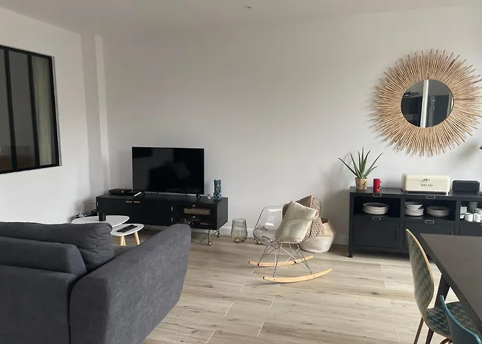 Magnifique T2 45m2 Neuf 5 Personnes Clim Wifi Stationnement Gratuit Centre A 300m 아파트