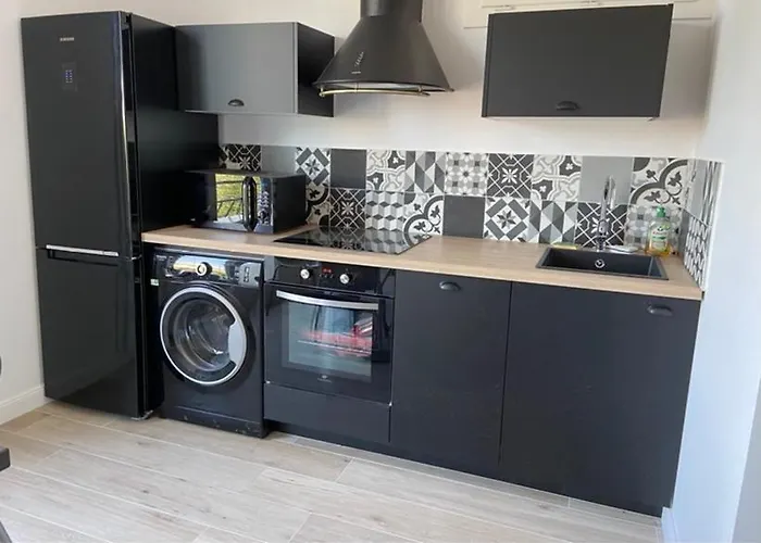 Magnifique T2 45m2 Neuf 5 Personnes Clim Wifi Stationnement Gratuit Centre A 300m *