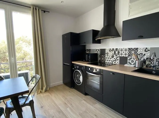 Magnifique T2 45m2 Neuf 5 Personnes Clim Wifi Stationnement Gratuit Centre A 300m 아파트 아작시오