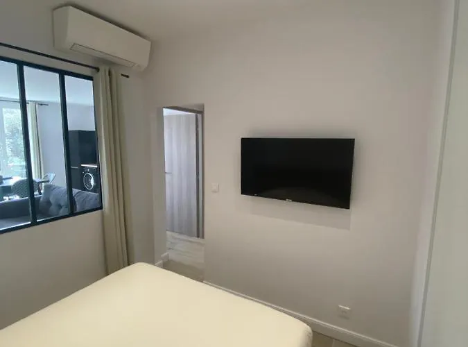 Magnifique T2 45m2 Neuf 5 Personnes Clim Wifi Stationnement Gratuit Centre A 300m 아작시오