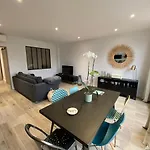 Magnifique T2 45m2 Neuf 5 Personnes Clim Wifi Stationnement Gratuit Centre A 300m Ajaccio