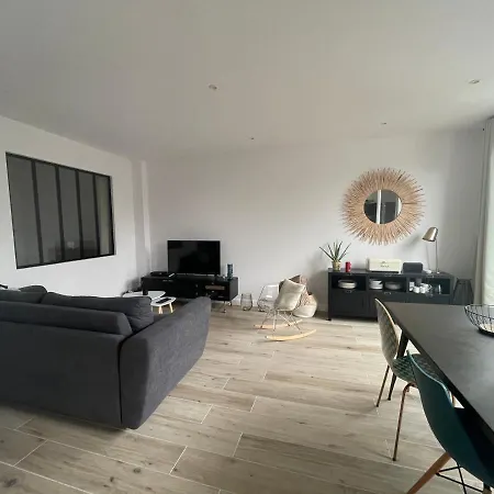 Magnifique T2 45m2 Neuf 5 Personnes Clim Wifi Stationnement Gratuit Centre A 300m アパート