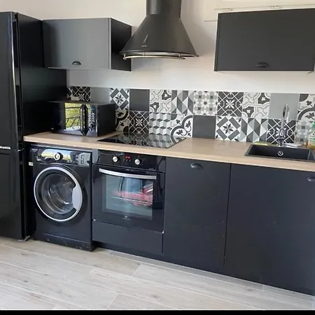 Magnifique T2 45m2 Neuf 5 Personnes Clim Wifi Stationnement Gratuit Centre A 300m *