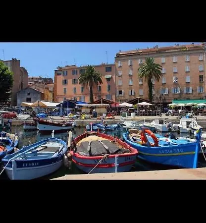 Center Apartment: Proximity, Modern Comfort * Ajaccio (Corsica)