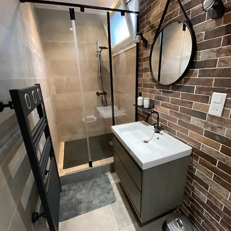 アパート Magnifique T2 45m2 Neuf 5 Personnes Clim Wifi Stationnement Gratuit Centre A 300m アジャクシオ