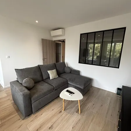 Magnifique T2 45m2 Neuf 5 Personnes Clim Wifi Stationnement Gratuit Centre à 300m Appartement