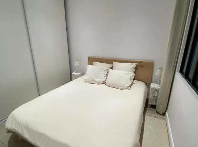 Apartment Center Apartment: Proximity, Modern Comfort *