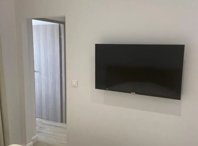 Center Apartment: Proximity, Modern Comfort