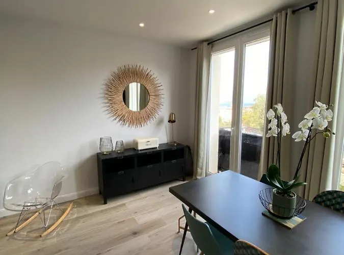 Apartment Center Apartment: Proximity, Modern Comfort *